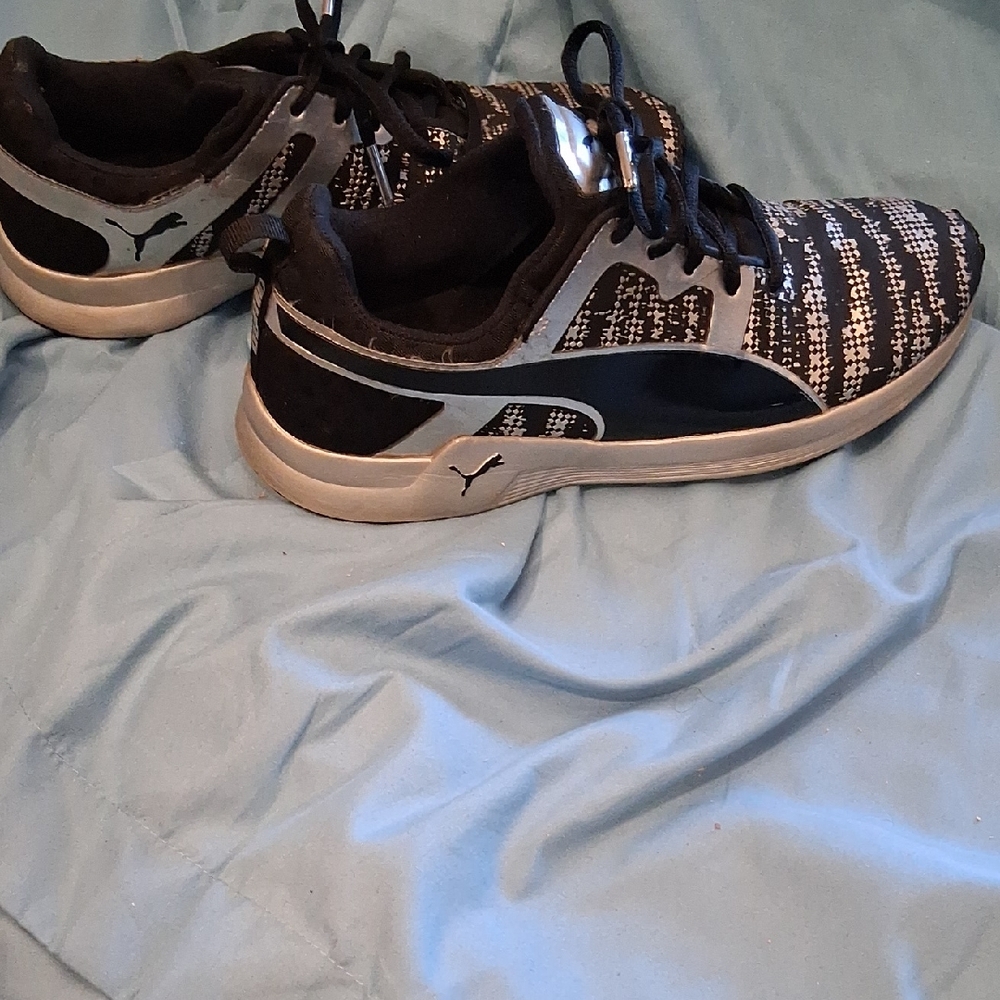 Puma Women's Black and White Athletic Shoes